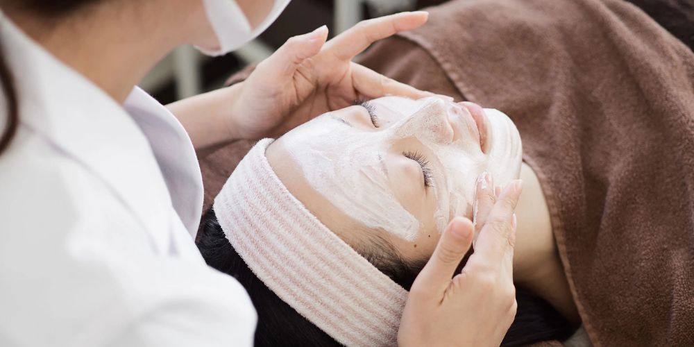 Facial Talk with G&G: Facials for Acne-Prone Skin