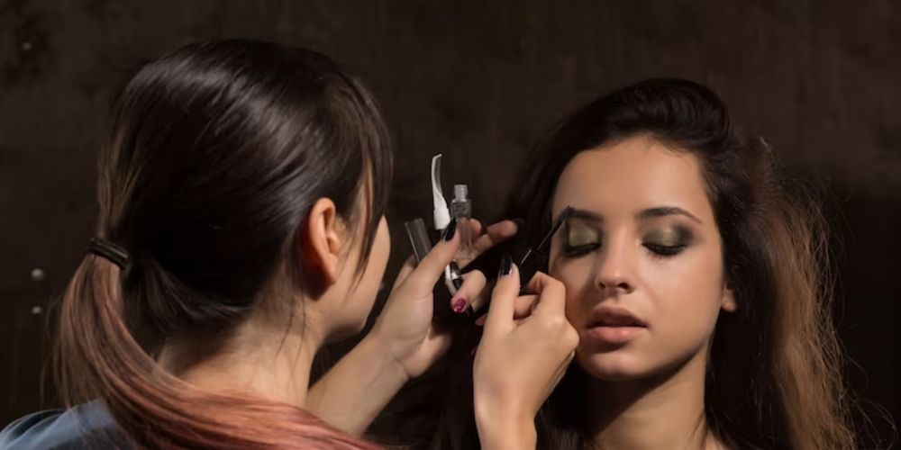 Mastering the Smoky Eye - Grace and Glamour's Step-by-Step Tutorial