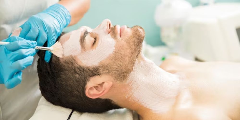 Gentlemen’s Skincare: A Guide to Customized Facial Treatments for Men