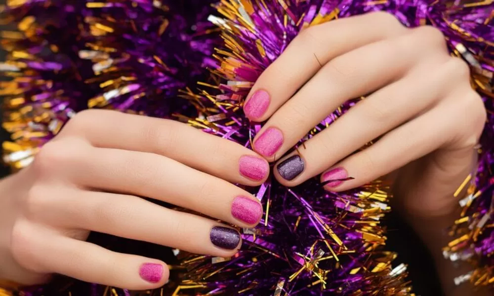 Incorporating Metallics: Shimmer and Shine in Your Nail Art